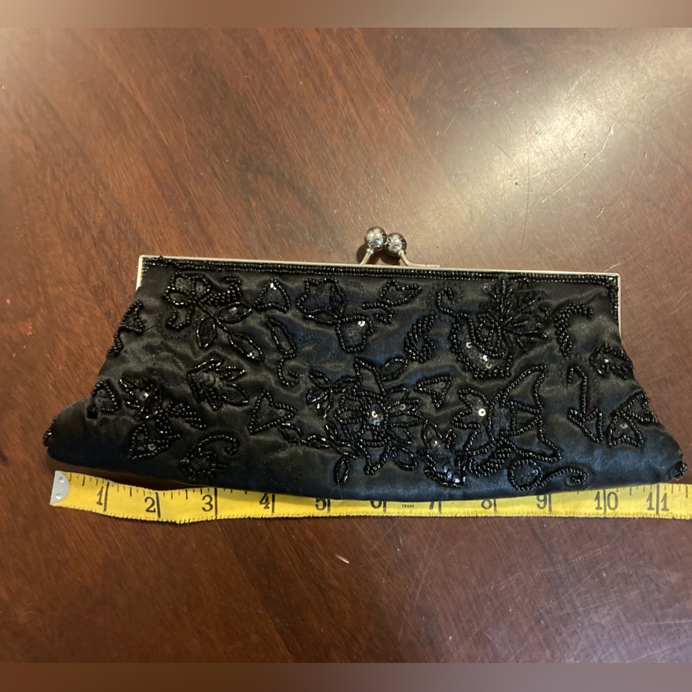 Vintage inspired kiss-lock purse / clutch